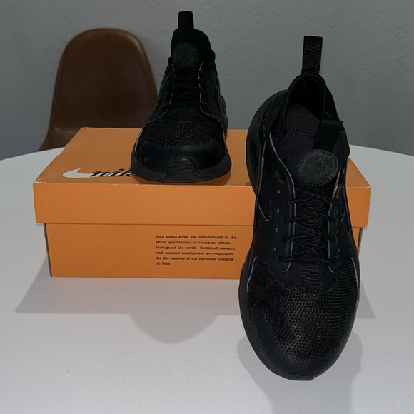 Nike Air Huarache Run Ultra Men’s Size 7/ Youth Size 7Y/ Women’s Size 8.5 - Picture 3 of 9